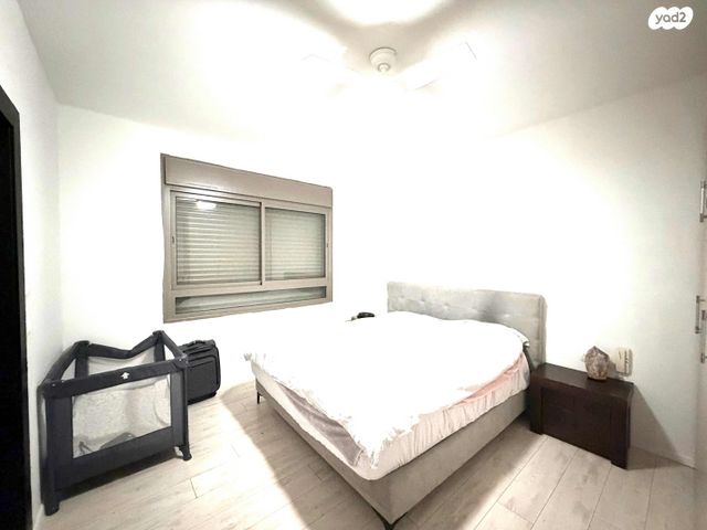 דירה, אהוד מנור, כפר יונה