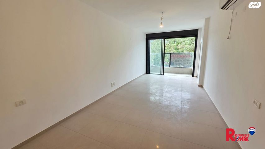 דירה, שדרות בר אילן 61, דרום מערב ותיק, בת ים