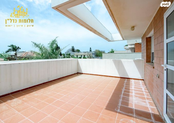 דו משפחתי, הדר, הוד השרון