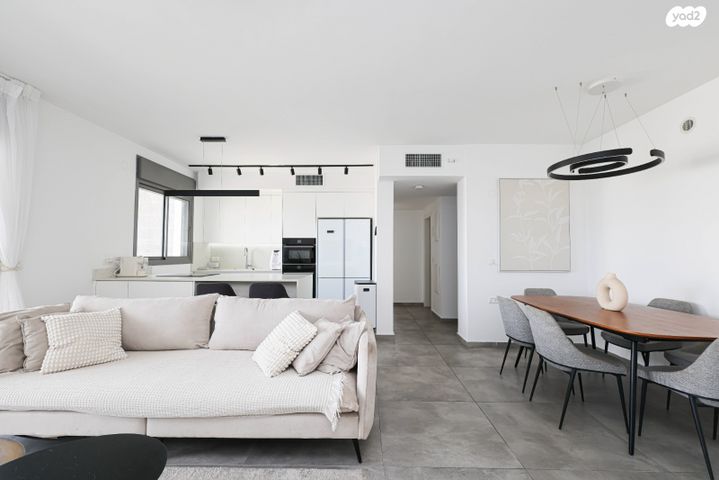 דירה, אהבת אדם 77, כפר יונה