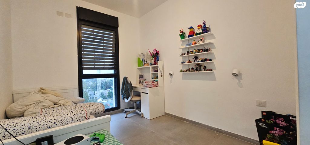 דירה, דבורה הנביאה, הדר, רמת השרון