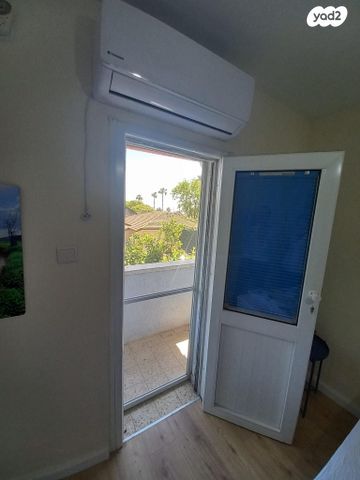 דירת גן, הצבעונים, קצרין