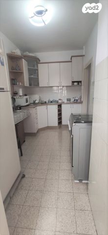 דירה, שדרות בר אילן, דרום מערב ותיק, בת ים