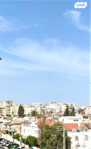 דירה, שדרות בר אילן, דרום מערב ותיק, בת ים