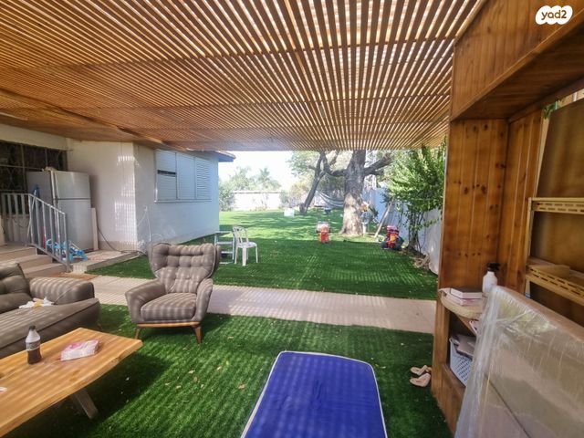 משק חקלאי/ נחלה, רבי ישראל אבי חצירא, יד רמב''ם, יד רמב"ם