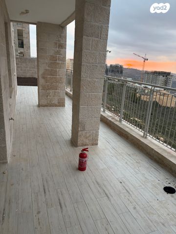 דירת גן, פרחי בר, שאר העיר, גבעת זאב