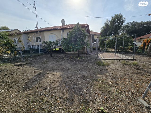 דו משפחתי, גדרה