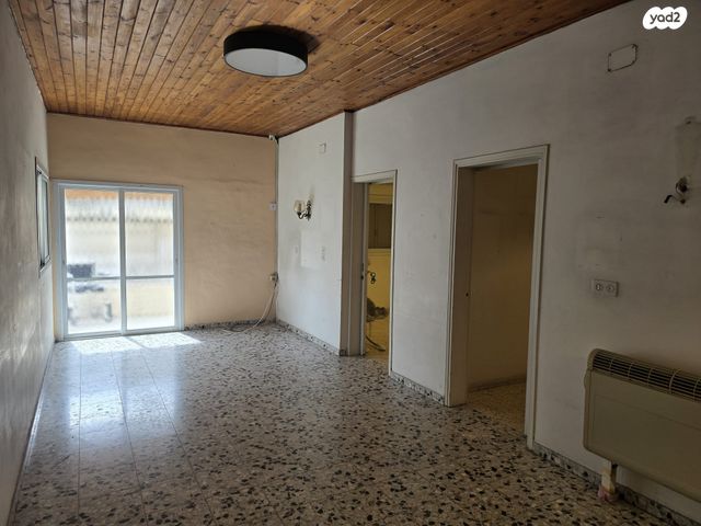 דו משפחתי, גדרה