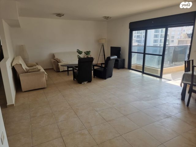 דירה, שדרות ירושלים 1, מרכז העיר דרום, נתניה