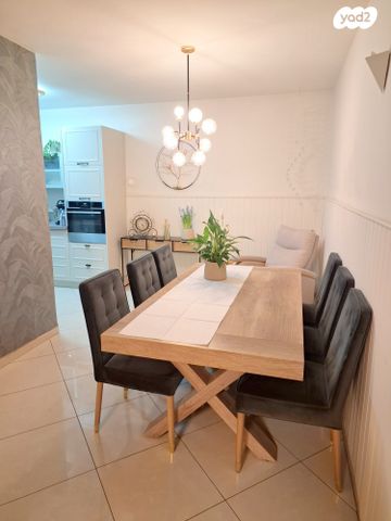 דירה, כפר סבא