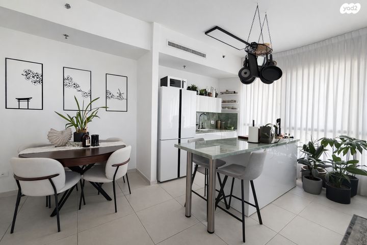 דירה, דרך מנחם בגין 160, מונטיפיורי, הרכבת, תל אביב יפו