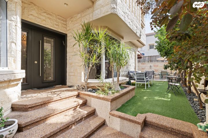 דו משפחתי, הסנפיר, נווה ים, ראשון לציון