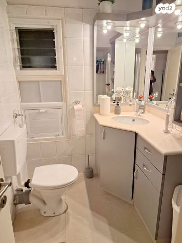 דירה, כפר סבא