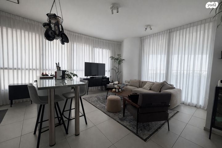 דרך מנחם בגין 160