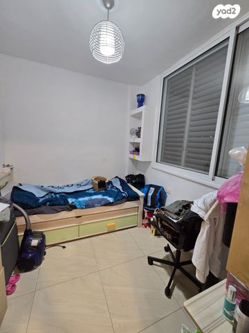 דירה, רמב"ם, ראשון לציון