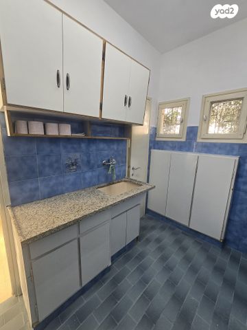 אברהם שלום יהודה 