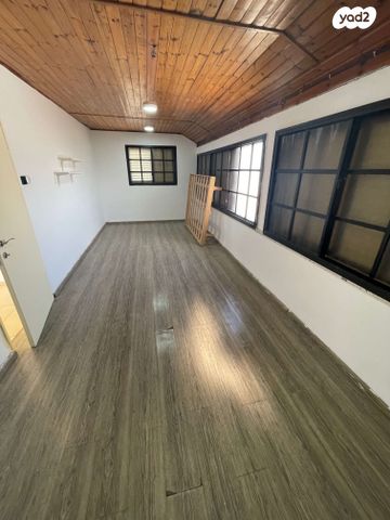 דירה, הקוממיות 11, קרית ים