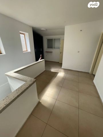 דירה, הקוממיות 11, קרית ים