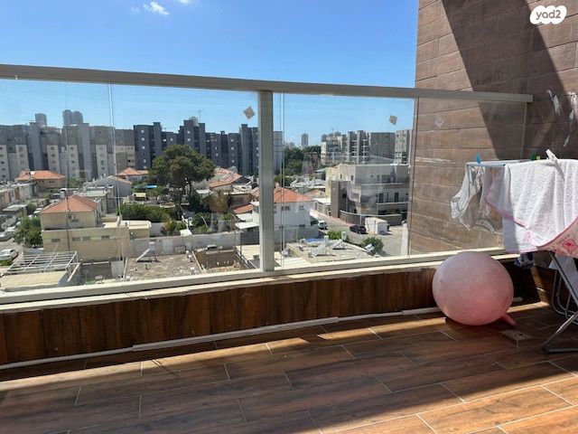 אברהם שפירא 25