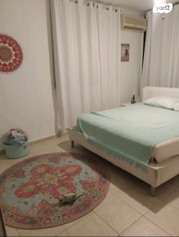 דירה, אהרון שקולניק, ג' / מרכז מזרח העיר, רחובות