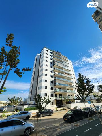 יהושוע אזולאי 