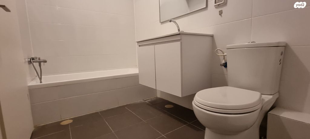 דירה, אור עקיבא