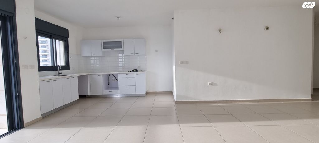 דירה, אור עקיבא