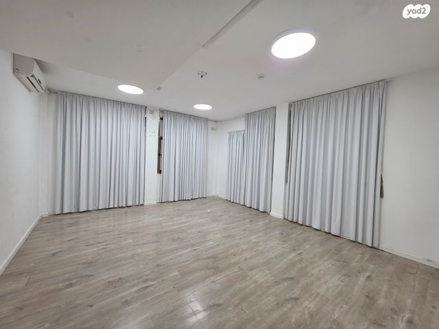 משרדים, חיים עוזר, המרכז השקט / מרכז העיר, פתח תקווה