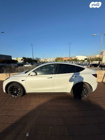 מודעת רכב טסלה מודל Y