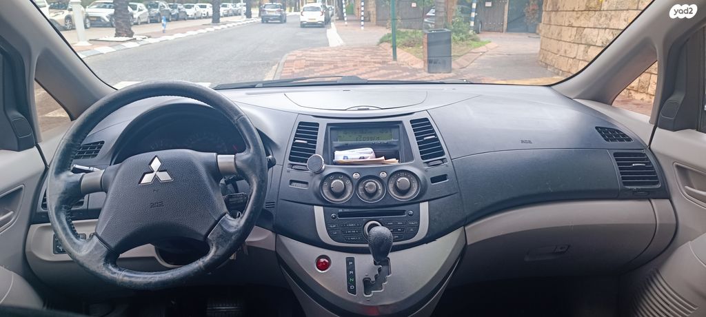 מודעת רכב מיצובישי גרנדיס