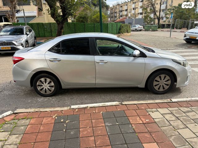 טויוטה קורולה