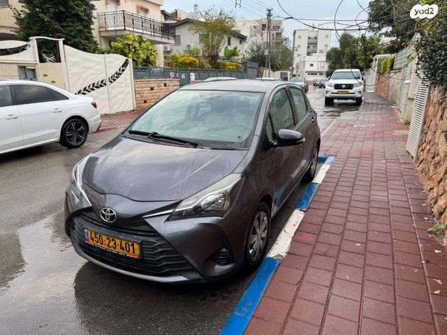 טויוטה יאריס