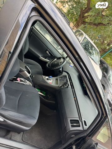 טויוטה פריוס