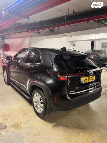 טויוטה יאריס קרוס