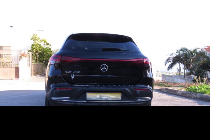 מודעת רכב מרצדס-בנץ EQA