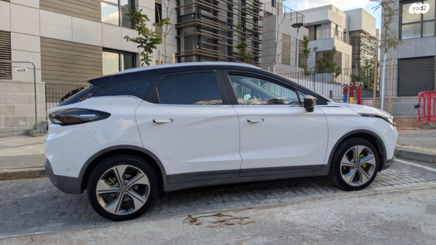 מודעת רכב ג׳ילי Geometry C