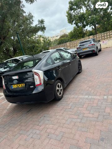 טויוטה פריוס