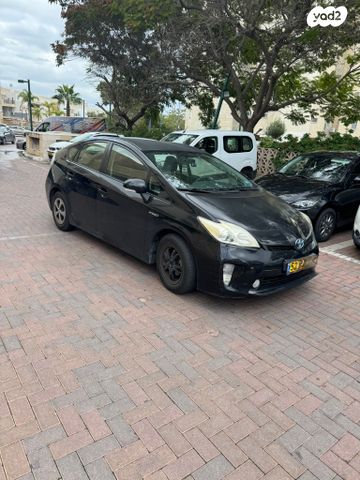 טויוטה פריוס