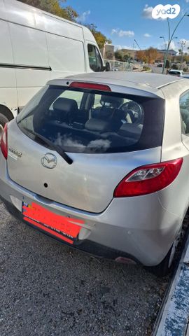 מודעת רכב מאזדה 2