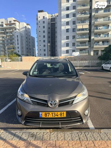 מודעת רכב טויוטה ורסו