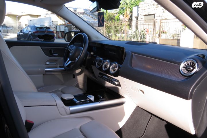 מרצדס-בנץ EQA