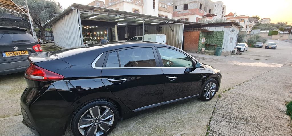 יונדאי איוניק