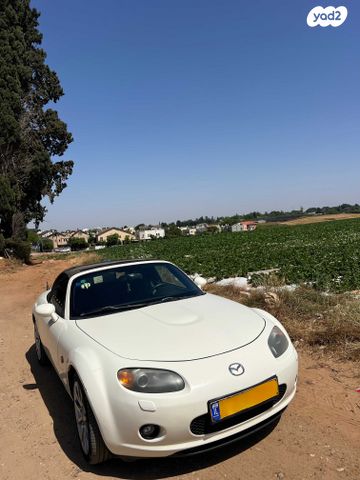 מודעת רכב מאזדה MX-5