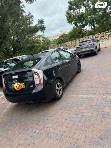 טויוטה פריוס