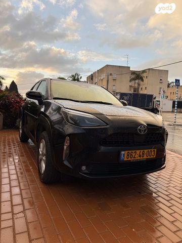 מודעת רכב טויוטה יאריס קרוס