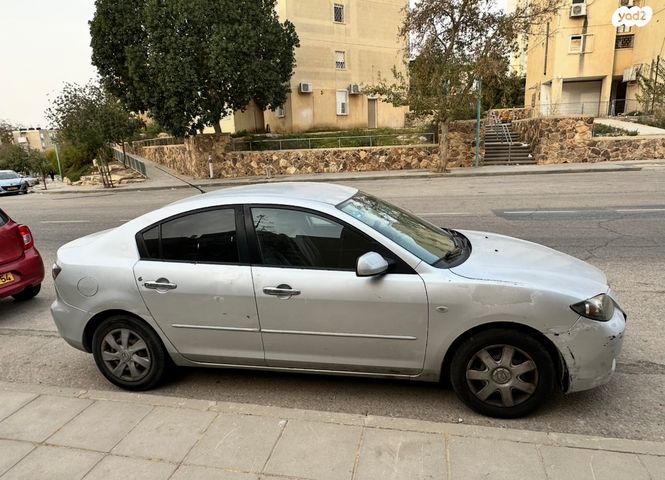 מודעת רכב מאזדה 3