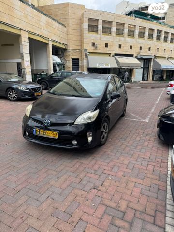 טויוטה פריוס