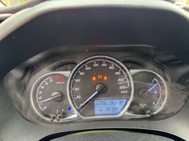מודעת רכב טויוטה יאריס