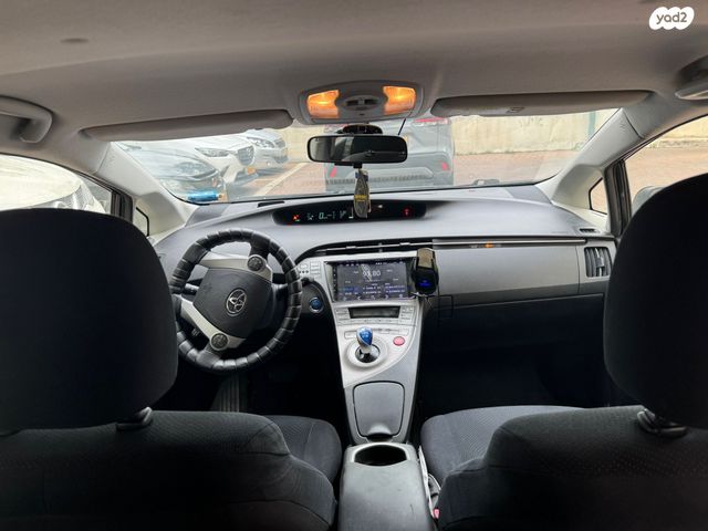 טויוטה פריוס