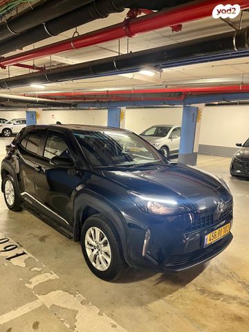 טויוטה יאריס קרוס